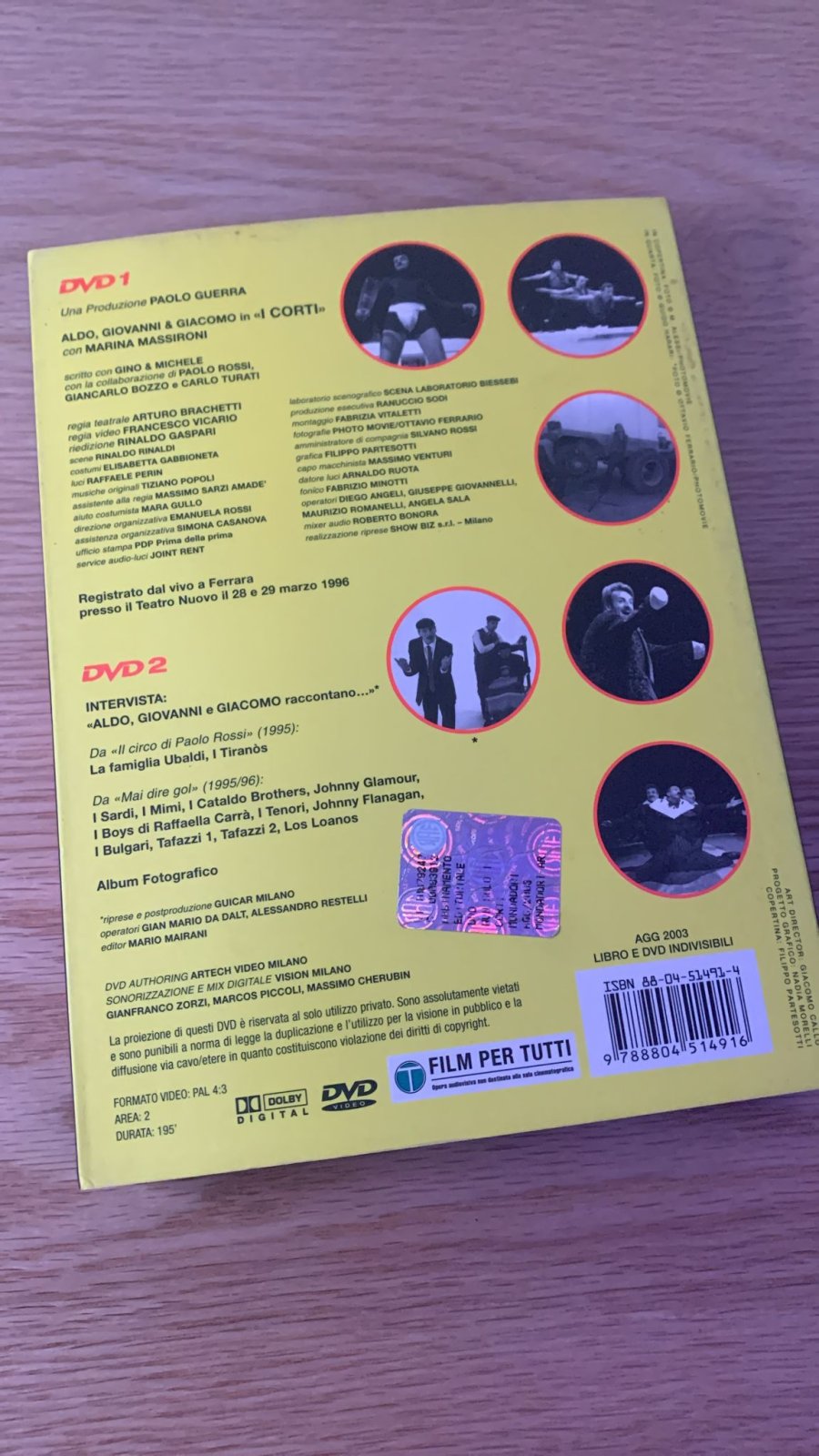 Aldo Giovanni E Giacomo Non Solo Di Corti Più 1 Ora Di Sketch Inediti Libro + DVD